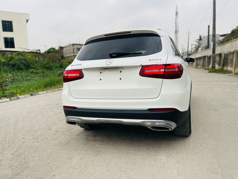 Main image of 2018 MERCEDES-BENZ GLC-Class 4matic